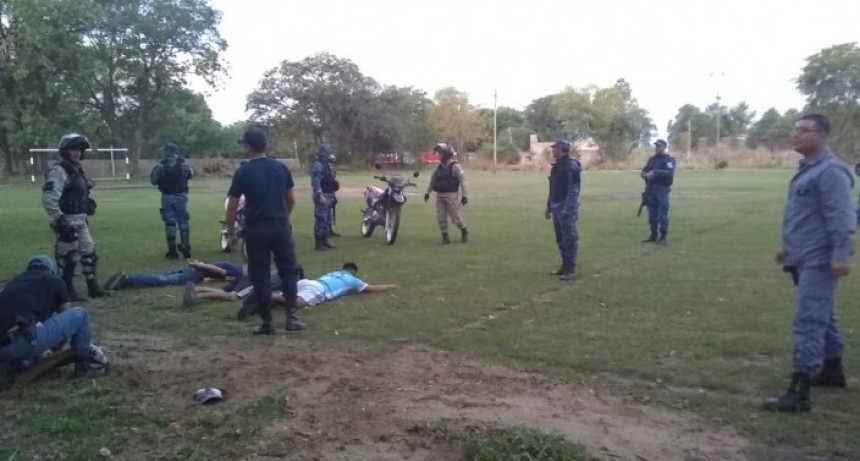 Se encontraban jugando al f&uacute;tbol en plena cuarentena obligatoria por coronavirus y fueron detenidos