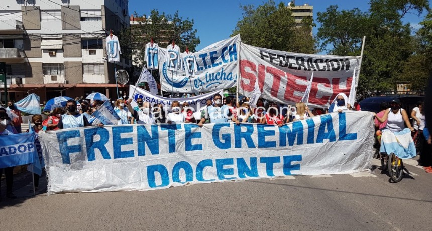 Docentes marchar&aacute;n hacia la Legislatura y el Ministerio de Educaci&oacute;n