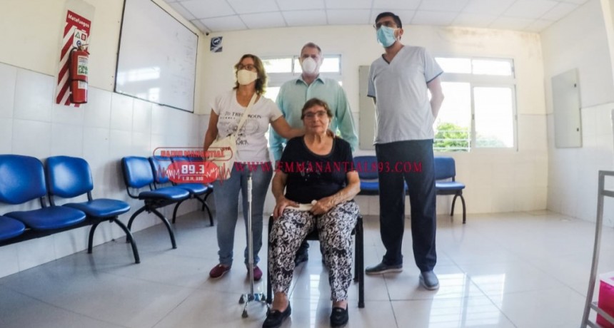 LA PRIMER VILLANGELENSE EN RECIBIR LA VACUNA ASTRA-ZENCA CONTRA EL COVID TIENE 86 A&Ntilde;OS