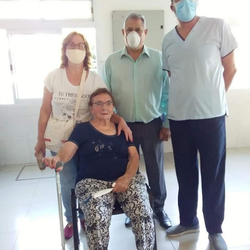 PRIMERA ADULTO MAYOR QUE RECIBI&Oacute; LA ASTRAZENECA EN VILLA &Aacute;NGELA | &ldquo;estoy contenta porque ten&iacute;a mucho miedo"