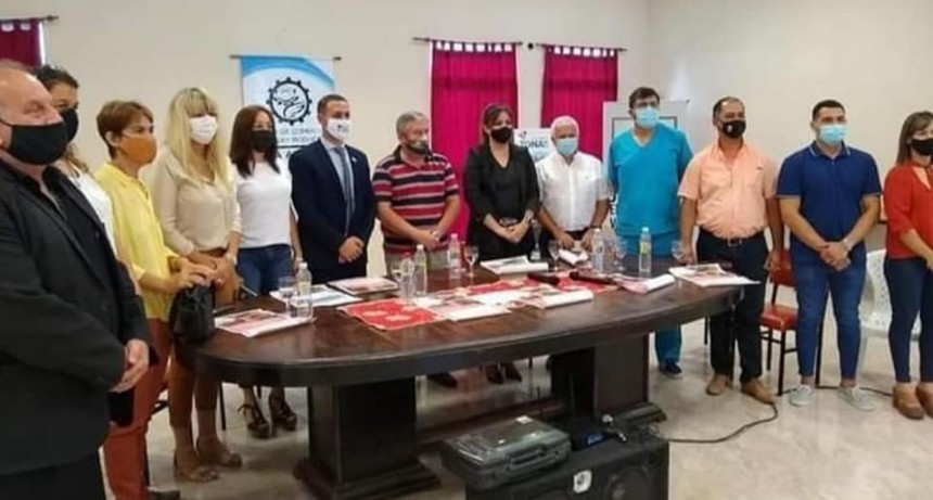 ENRIQUE URIEN ACOMPA&Ntilde;A EL IMPORTANTE LANZAMIENTO DE FORMACION TECNICA Y ACADEMICA DE LA UNCAus EN VILLA ANGELA.