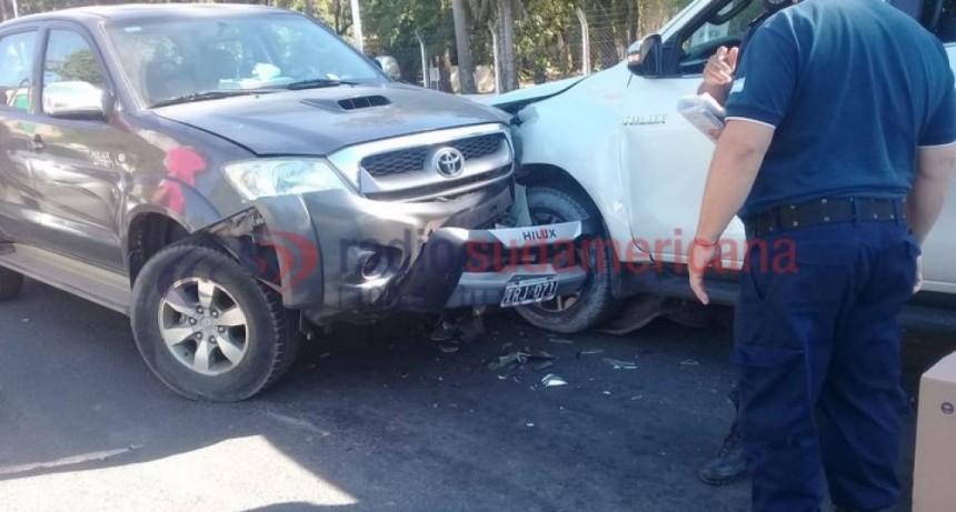 Ministro de Salud se descompens&oacute; y choc&oacute; una camioneta