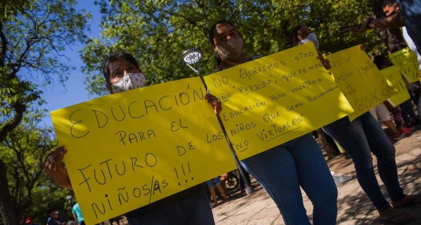 Padres y alumnos se manifestaron por la &ldquo;vuelta a clases&rdquo;