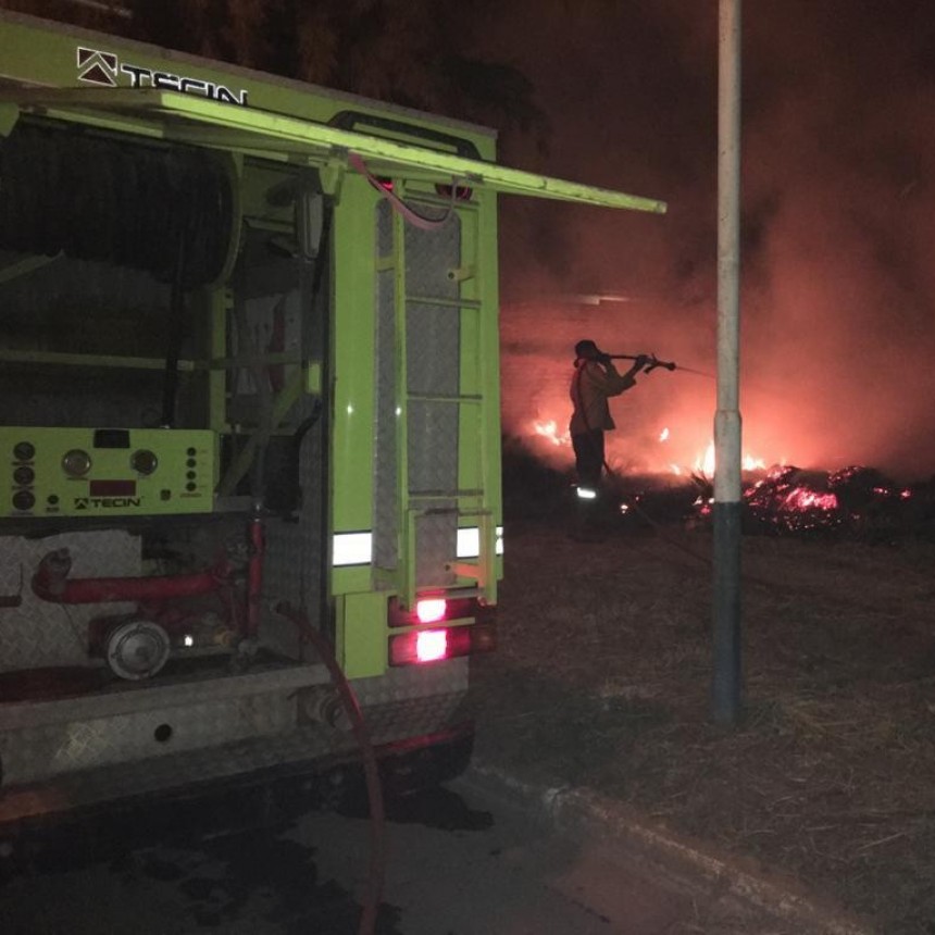 Villa &Aacute;ngela: UN INCENDIO CONSUME 900 Mts2. DE UN TERRENO BALD&Iacute;O