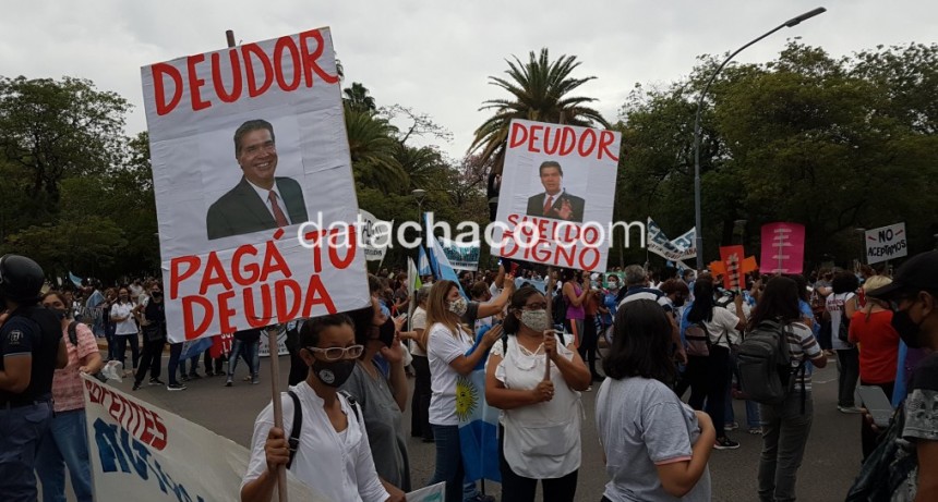 Docentes se manifiestan afuera de Casa de Gobierno: confirmaron un nuevo paro por tres d&iacute;as