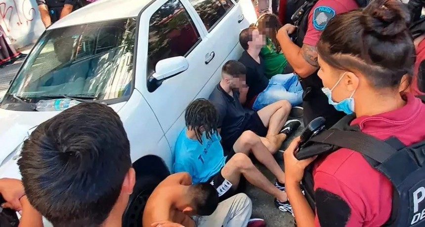 Seis detenidos acusados de violar a una chica en plena calle