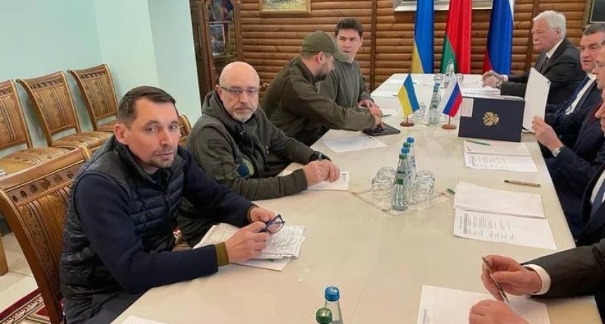 Ucrania y Rusia pactan el "cese temporal" de los ataques