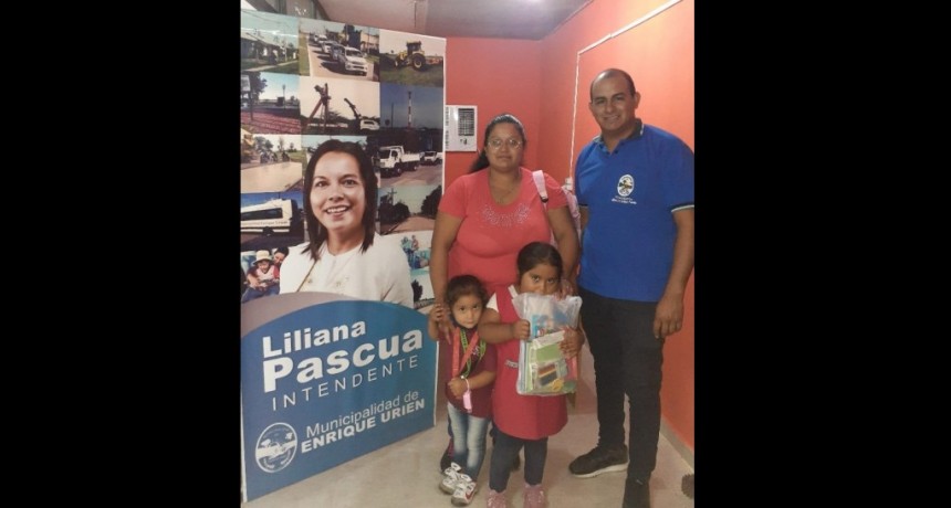 Enrique Urien: EN LA SEMANA DE COMIENZO DE CLASES DEL CICLO LECTIVO 2022 EL MUNICIPIO ENTREG&Oacute; KITS ESCOLARES 