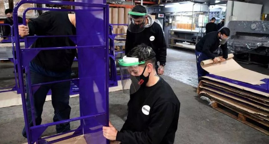 La industria cay&oacute; 5,5% en enero por rebrote del covid-19