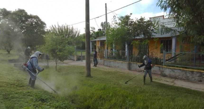 Villa &Aacute;ngela: EL MUNICIPIO REALIZ&Oacute; EL DESMALEZADO DE DISTINTAS INSTITUCIONES EDUCATIVAS