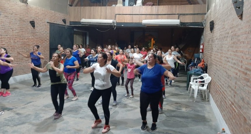 Villa &Aacute;ngela: LA ESCUELA DE ZUMBA MUNICIPAL DIO INICIO EN EL TEATRO &ldquo;LA PLAZA&rdquo;