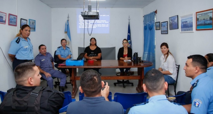 Villa &Aacute;ngela: EL PERSONAL POLICIAL SE CAPACIT&Oacute; SOBRE VIOLENCIA DE G&Eacute;NERO | &ldquo;EDUCAR EN IGUALDAD ES TAMBI&Eacute;N EDUCAR CONTRA LA VIOLENCIA&rdquo;