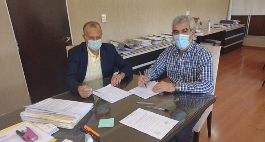 EL INTENDENTE PAPP SE REUNI&Oacute; CON EL DIRECTOR DE VIALIDAD PROVINCIAL PARA  CONCRETAR M&Aacute;S PAVIMENTO EN VILLA &Aacute;NGELA 