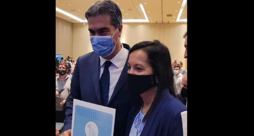 Enrique Urien: SE FIRM&Oacute; EL CONVENIO PARA LOS 20 KIL&Oacute;METROS DE RUTA DESDE VILLA &Aacute;NGELA HASTA EL MUNICIPIO