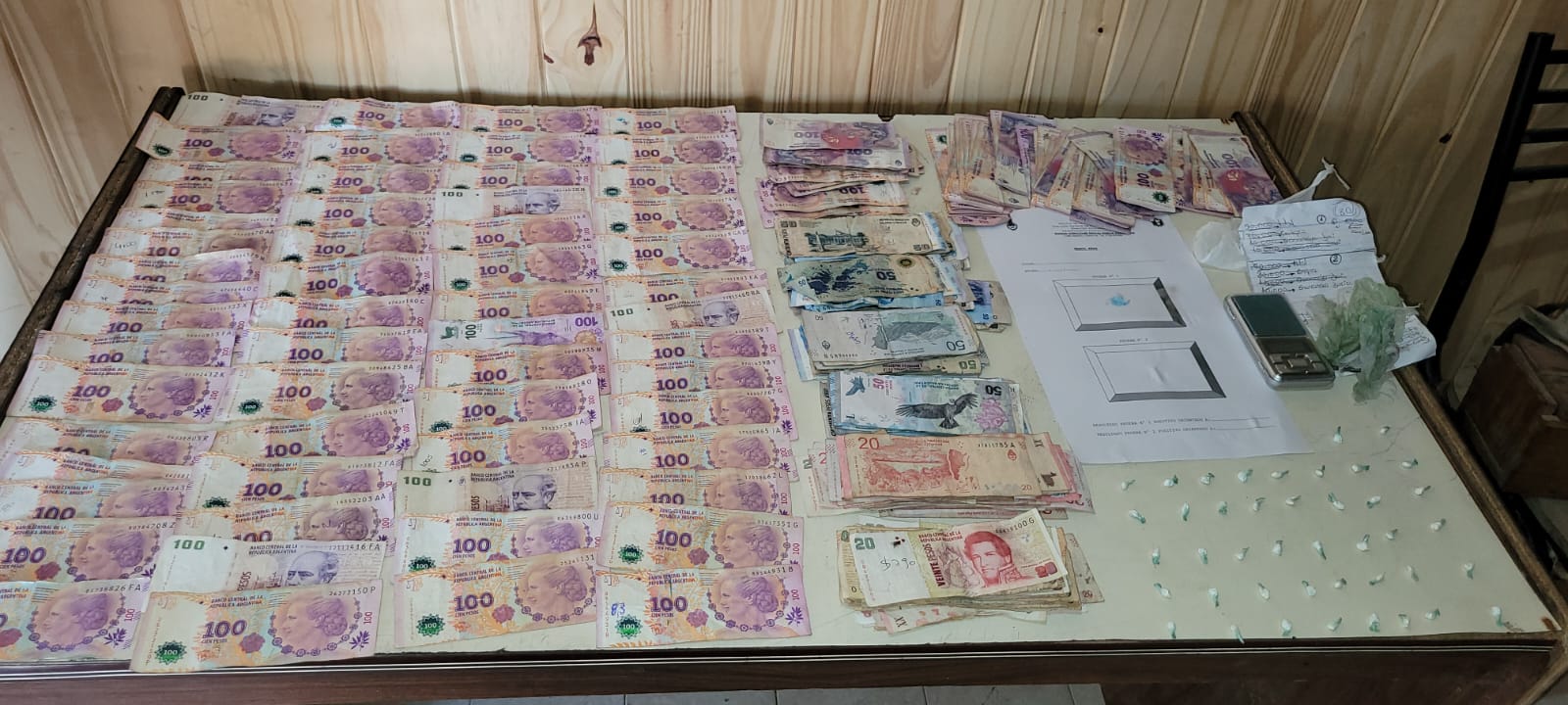 Villa &Aacute;ngela: TRAS ALLANAMIENTO INCAUTAN COCA&Iacute;NA Y DINERO EN EFECTIVO