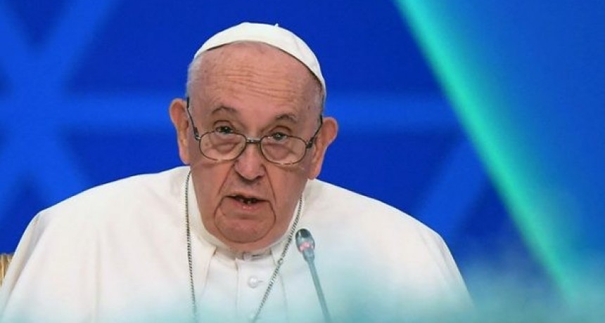 EL PAPA FRANCISCO CONSIDERÓ QUE “SÍ” SE PODRÍA “REVISAR” EL CELIBATO PARA SACERDOTES
