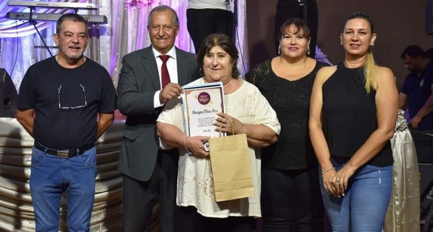 Villa &Aacute;ngela: EL MUNICIPIO HOMENAJE&Oacute; A LAS MUJERES CON UN EMOTIVO ACTO 
