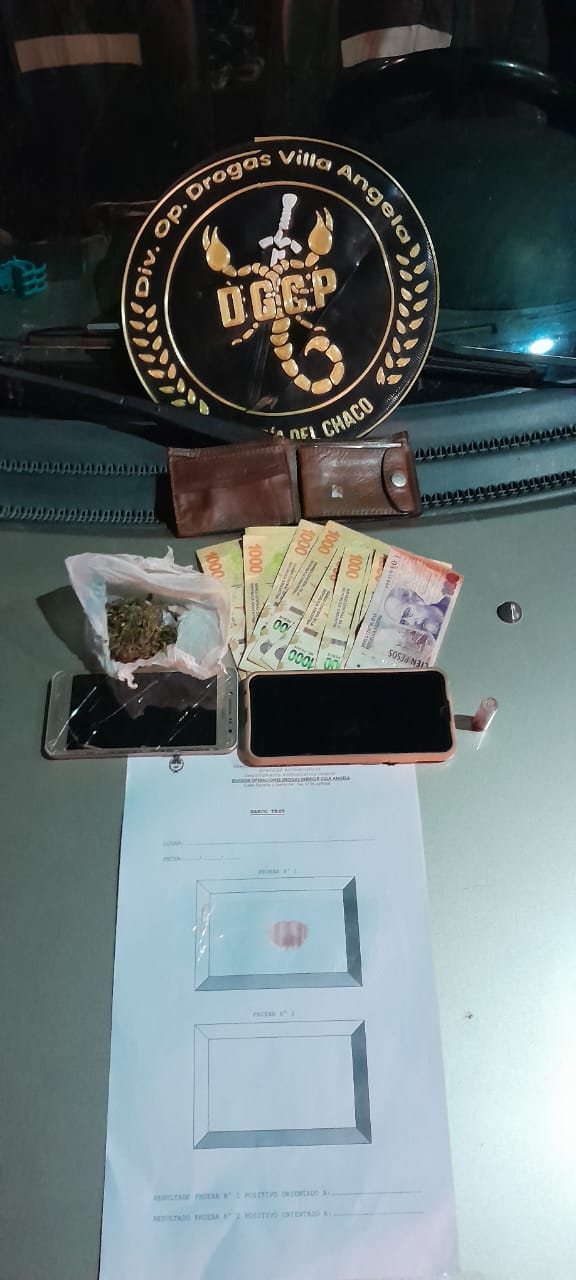 Villa &Aacute;ngela: CIRCULABAN EN UN AUTOMOVIL CON MARIHUANA EN SU PODER