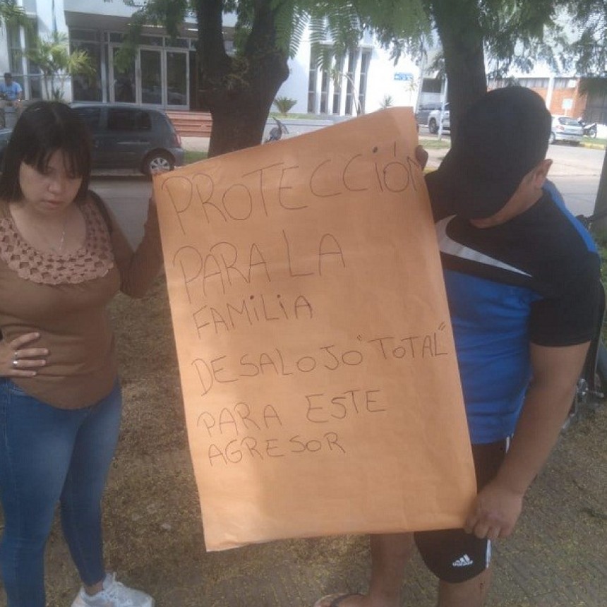 Villa &Aacute;ngela: EXIGEN A LA JUSTICIA UNA RESPUESTA POR LA USURPACI&Oacute;N DE SU TERRENO