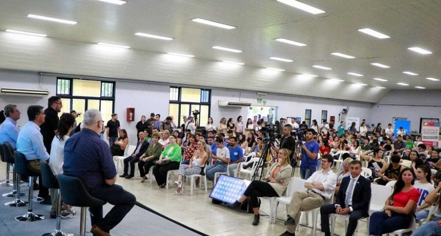 CON CONSTRUIR FUTURO, EL GOBIERNO PROVINCIAL OFRECE APOYO ECON&Oacute;MICO A ESTUDIANTES UNIVERSITARIOS