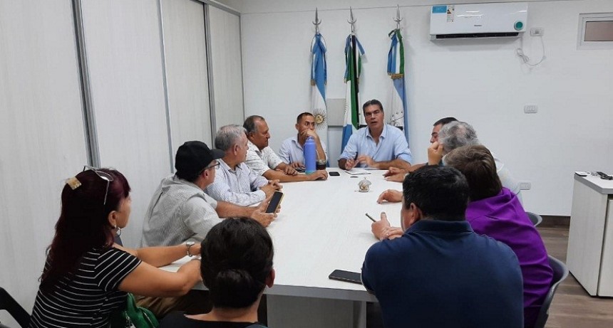 Villa &Aacute;ngela: EL INTENDENTE ADALBERTO PAPP ACOMPA&Ntilde;&Oacute; A LOS VECINOS EN LA AUDIENCIA CON EL GOBERNADOR 