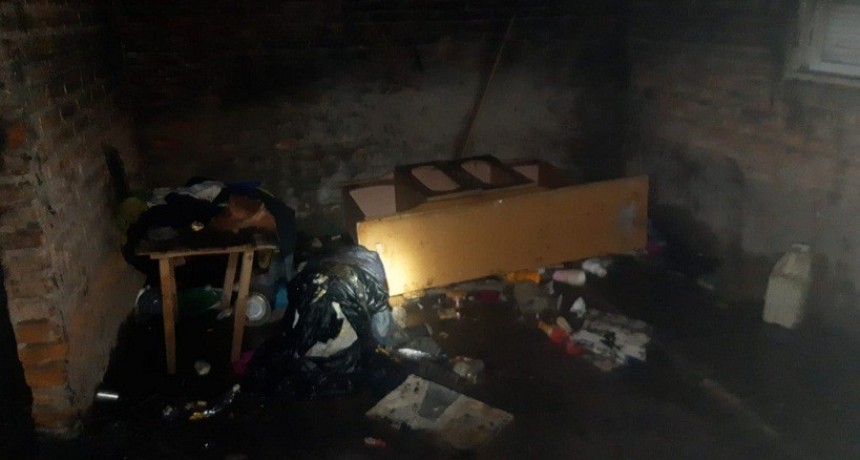 Villa &Aacute;ngela: COMO RESULTADO DE UN DISTURBIO, SE INCENDI&Oacute; UNA VIVIENDA Y UNA MOTOCICLETA