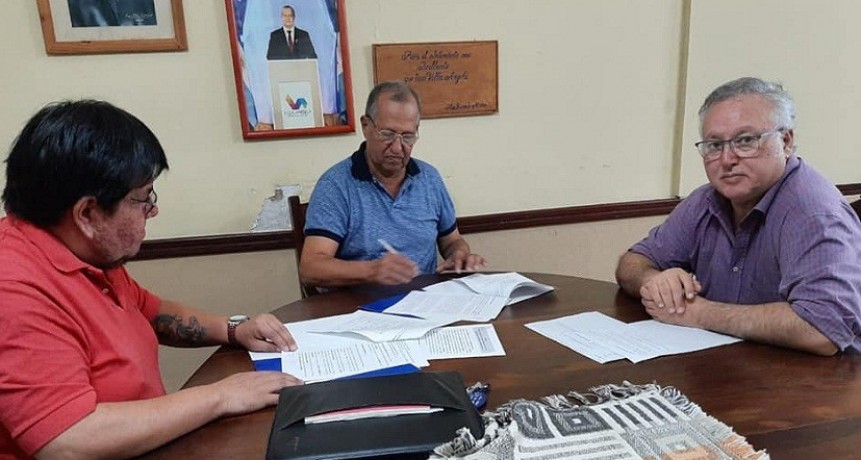 Villa &Aacute;ngela: ADALBERTO PAPP FIRM&Oacute; CONVENIO PARA PROMOVER LA CONSTRUCCI&Oacute;N DE UNA PEATONAL COMERCIAL 