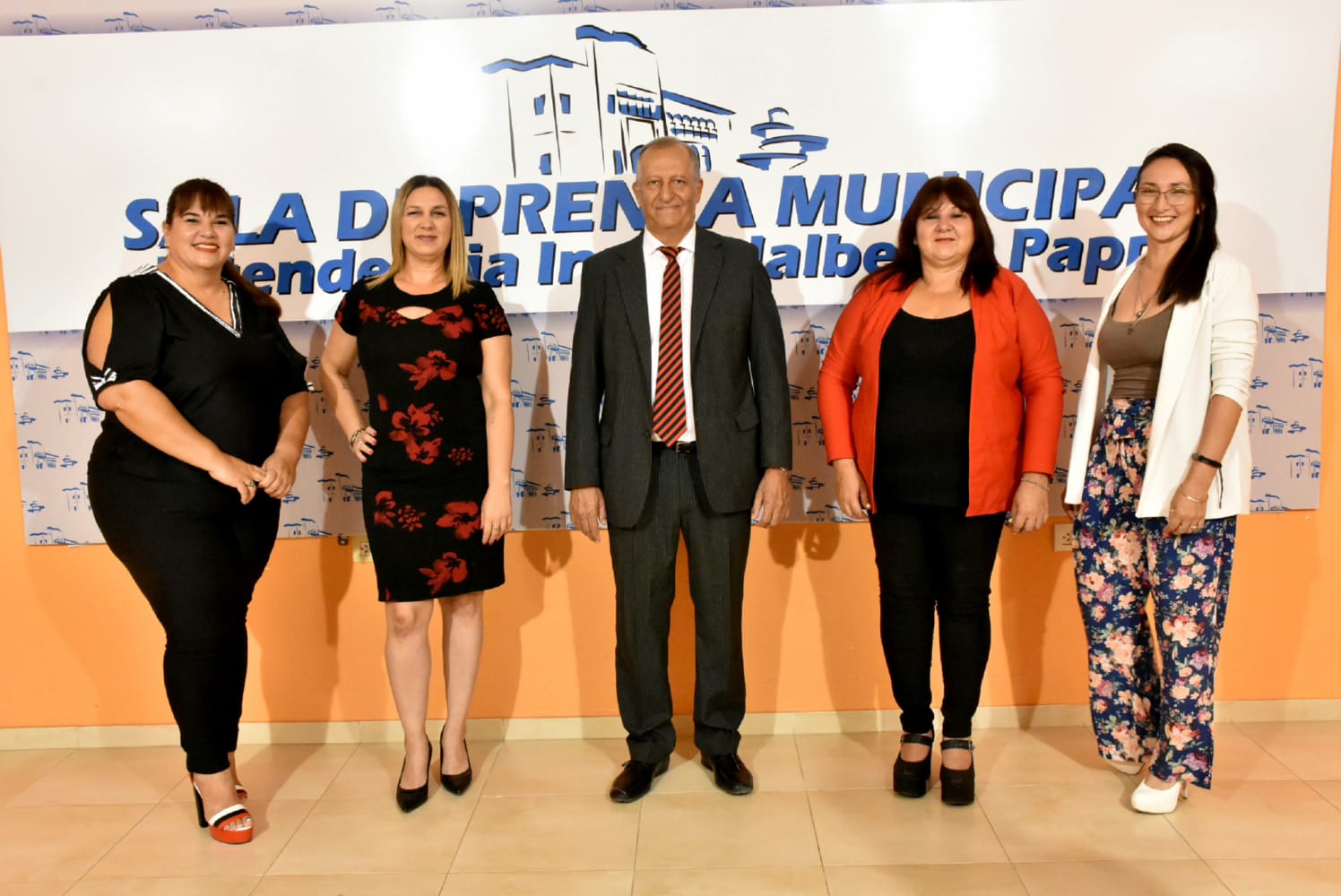 EL INTENDENTE ADALBERTO PAPP CELEBRA EL D&Iacute;A INTERNACIONAL DE LA MUJER RECONOCIENDO SU CONTRIBUCI&Oacute;N A VILLA &Aacute;NGELA 