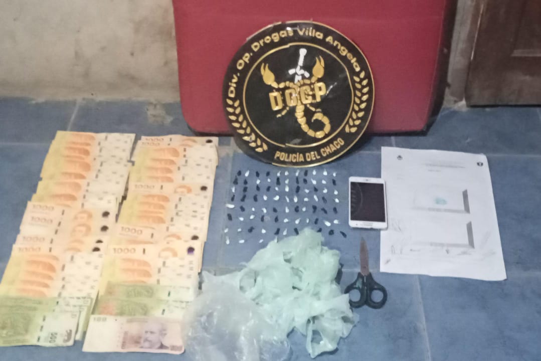 Villa &Aacute;ngela: TRAS ALLANAMIENTO SECUESTRAN 83 BOCHITAS DE COCAINA