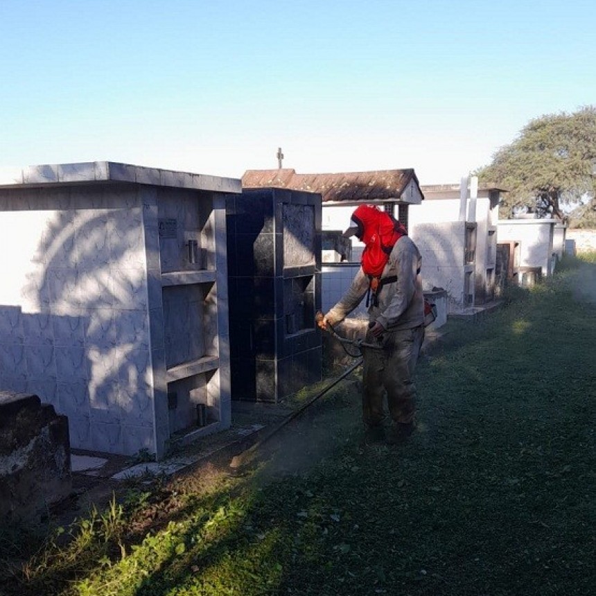 Villa &Aacute;ngela: EL MUNICIPIO REALIZA CORTE DE PASTO, LIMPIEZA DE RAMAS Y REFACCIONES EN DISTINTOS PUNTOS DE LA CIUDAD