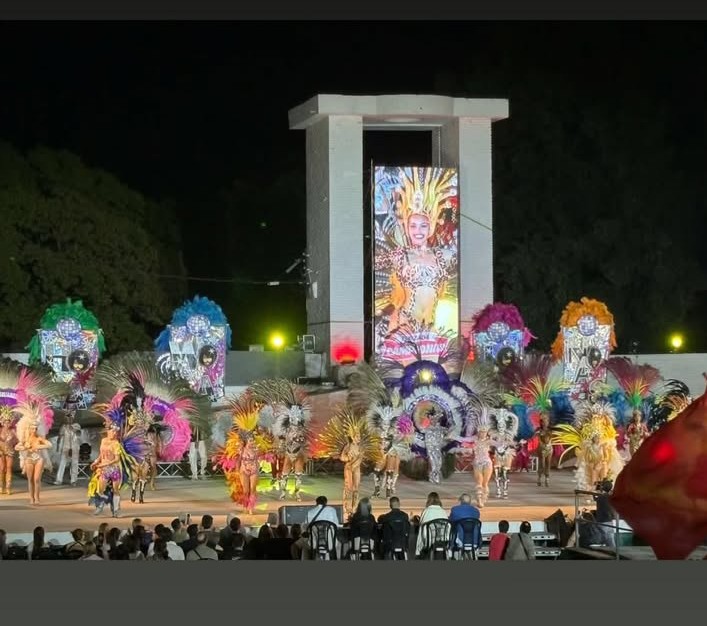 COMPARSA HAWAIANAS DE VILLA &Aacute;NGELA GANADORA EN EL ENCUENTRO PROVINCIAL DE COMPARSAS