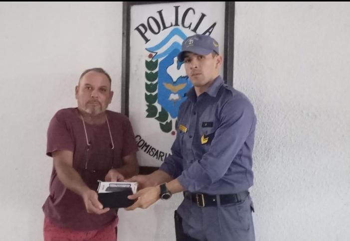 LA TIGRA: LA POLIC&Iacute;A RECUPER&Oacute; INMEDIATAMENTE UN TEL&Eacute;FONO CELULAR SUSTRA&Iacute;DO 