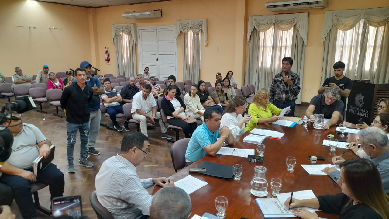 VILLA &Aacute;NGELA: EN LA SESI&Oacute;N DE CONCEJO DEL MI&Eacute;RCOLES 19 DE MARZO VECINOS RECLAMARON LA FALTA DE SERVICIOS P&Uacute;BLICOS 