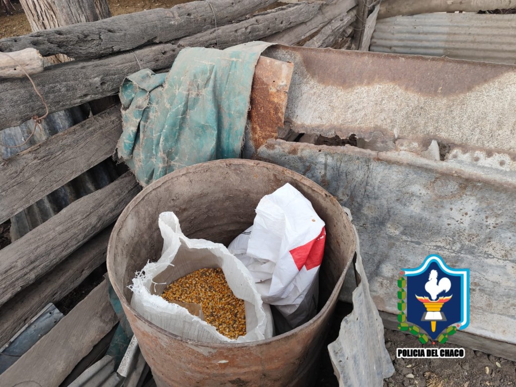 ENRIQUE URIEN: RECUPERAN MAIZ SUSTRA&Iacute;DO DE UNA ESTANCIA Y DEMORAN A DOS HOMBRES