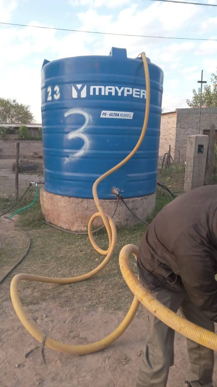 EL MUNICIPIO COLABORA CON EL ABASTECIMIENTO DE AGUA POTABLE