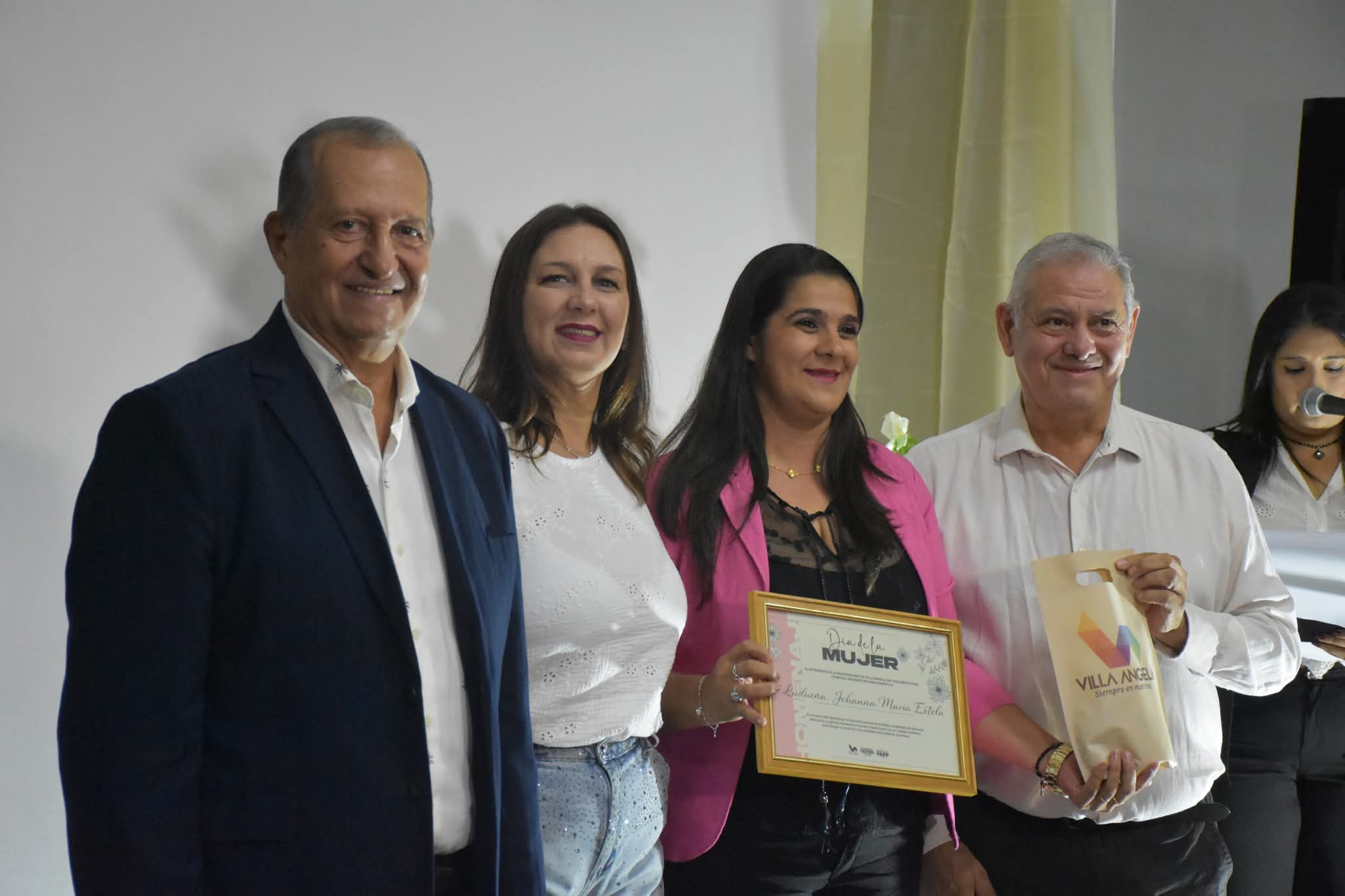 VILLA &Aacute;NGELA HOMENAJE&Oacute; A LAS MUJERES CON UN EMOTIVO ACTO DE RECONOCIMIENTO
