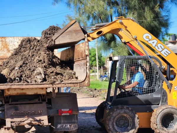 INTENSOS TRABAJOS DE MANTENIMIENTO Y LIMPIEZA EN DISTINTOS SECTORES DE VILLA &Aacute;NGELA