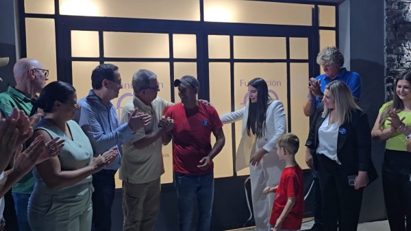 BUYATTI ACOMPA&Ntilde;&Oacute; LA INAUGURACI&Oacute;N DEL ESPACIO DE LA 
