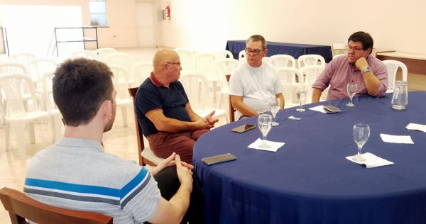 BUYATTI PARTICIP&Oacute; DE UNA REUNI&Oacute;N POR LA POSIBLE RADICACI&Oacute;N DE UNA MUTUAL 