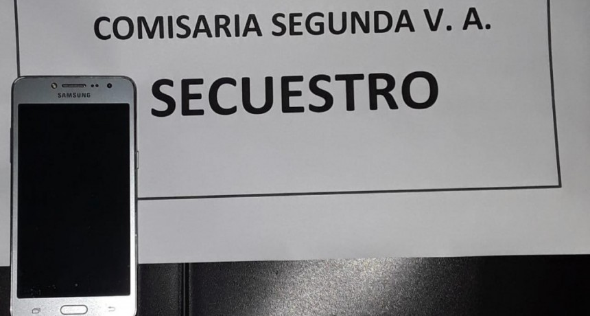 VILLA &Aacute;NGELA: PERSONAL POLICIAL RECUPERA UN TEL&Eacute;FONO ROBADO A UNA MUJER MIENTRAS PAGABA SU COMPRA EN EL SUPERMERCADO