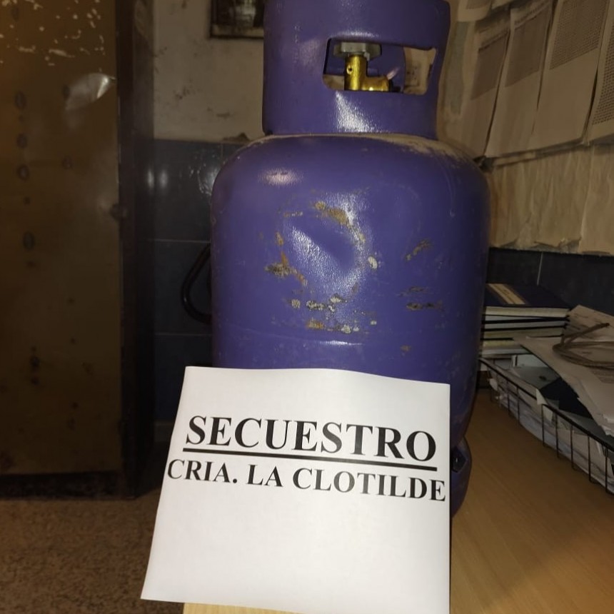 La Clotilde: RECUPERAN UN TUBO DE GAS ROBADO