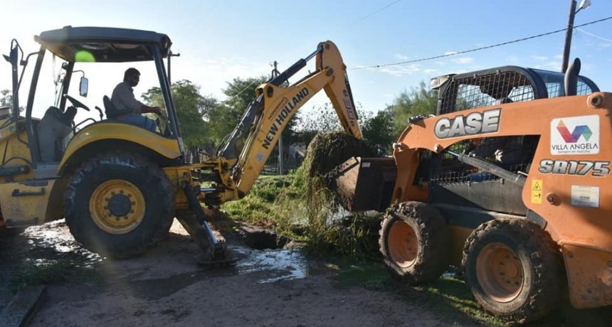 Villa &Aacute;ngela: EL MUNICIPIO CONTIN&Uacute;A CON LAS TAREAS DE MANTENIMIENTO DE CANALES