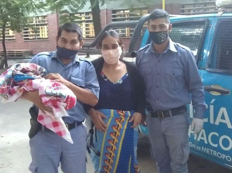 Resistencia: mujer empez&oacute; trabajo de parto en su casa y polic&iacute;as la ayudaron a dar a luz