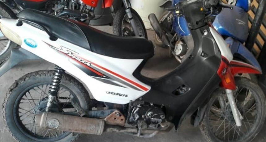  Villa &Aacute;ngela: Le Sustrajeron la Moto mientras dorm&iacute;a y la comercializaron en su barrio