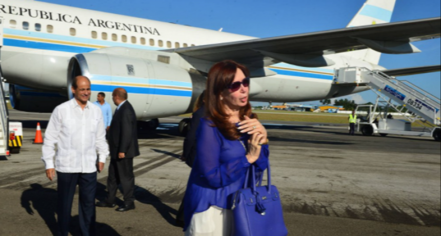 Denuncian a Cristina Kirchner por vuelos en la flota presidencial sin agenda oficial