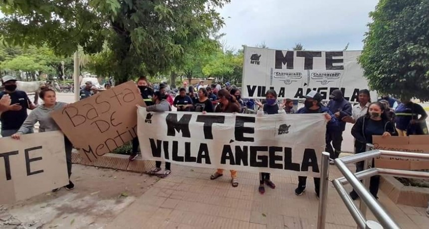 Villa &Aacute;ngela: DESALOJARON A LA FUERZA A MANIFESTANTES DEL MOVIMIENTO DE OBREROS DESOCUPADOS 
