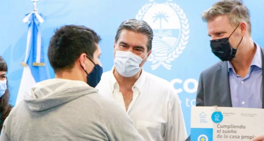 Entregaron 170 cr&eacute;ditos Procrear y acordaron m&aacute;s viviendas