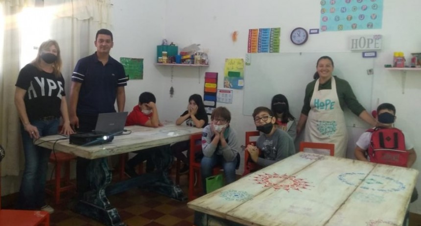 Villa &Aacute;ngela: LA SECRETAR&Iacute;A DE MEDIO AMBIENTE REALIZA CAPACITACIONES SOBRE EDUCACI&Oacute;N AMBIENTAL