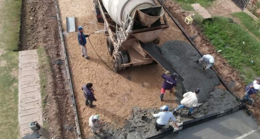 Villa &Aacute;ngela: EL MUNICIPIO PROYECTA OBRAS, CONSTRUYE PAVIMENTO Y COMPRA MAQUINARIA