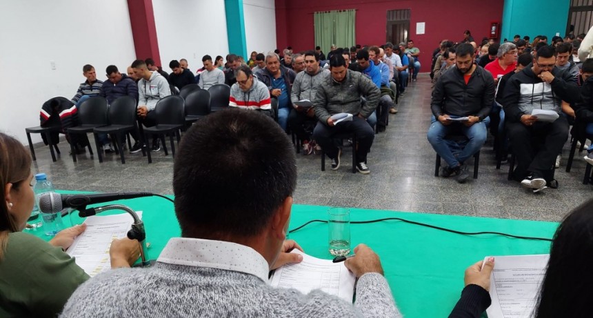 Villa Ángela: SINDICATO DE EMPLEADOS DE COMERCIO APROBÓ POR UNANIMIDAD EL BALANCE DE LA GESTIÓN DEL 2021 | “uno trabaja para todos los días mejorar el aspecto institucional, así tienen respaldo los trabajadores”